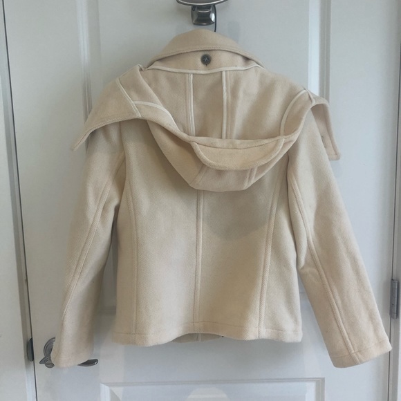 Vintage off white Burberry short duffle coat. - Picture 2 of 6